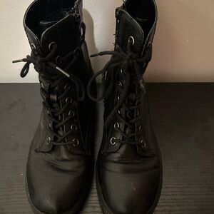 women’s black ankle boots